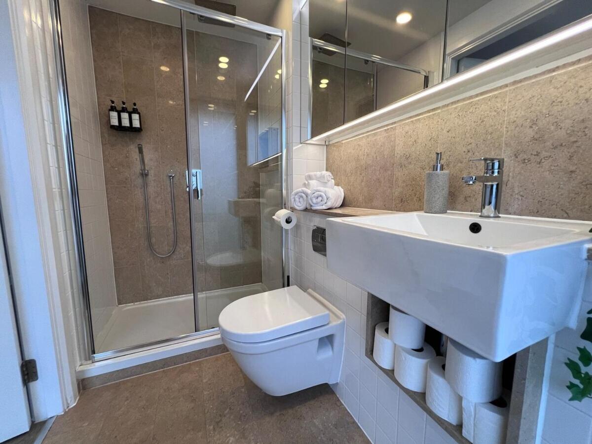Ft5 Penthouse Rooms لندن الغرفة الصورة